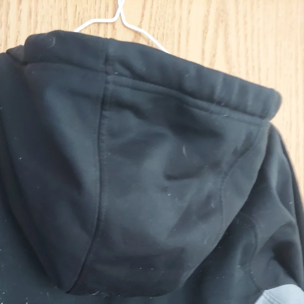 Big Boys Small. Nike Therma Elite Fit Hoodie. Black/Gray - Picture 3 of 8